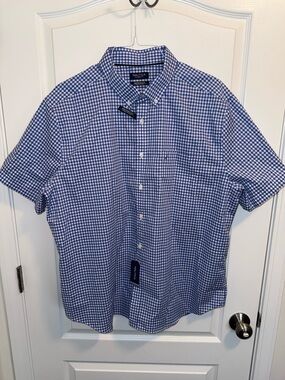 Nautica Men’s Classic Fit Blue and White Gingham Short-Sleeve Button-Down Shirt